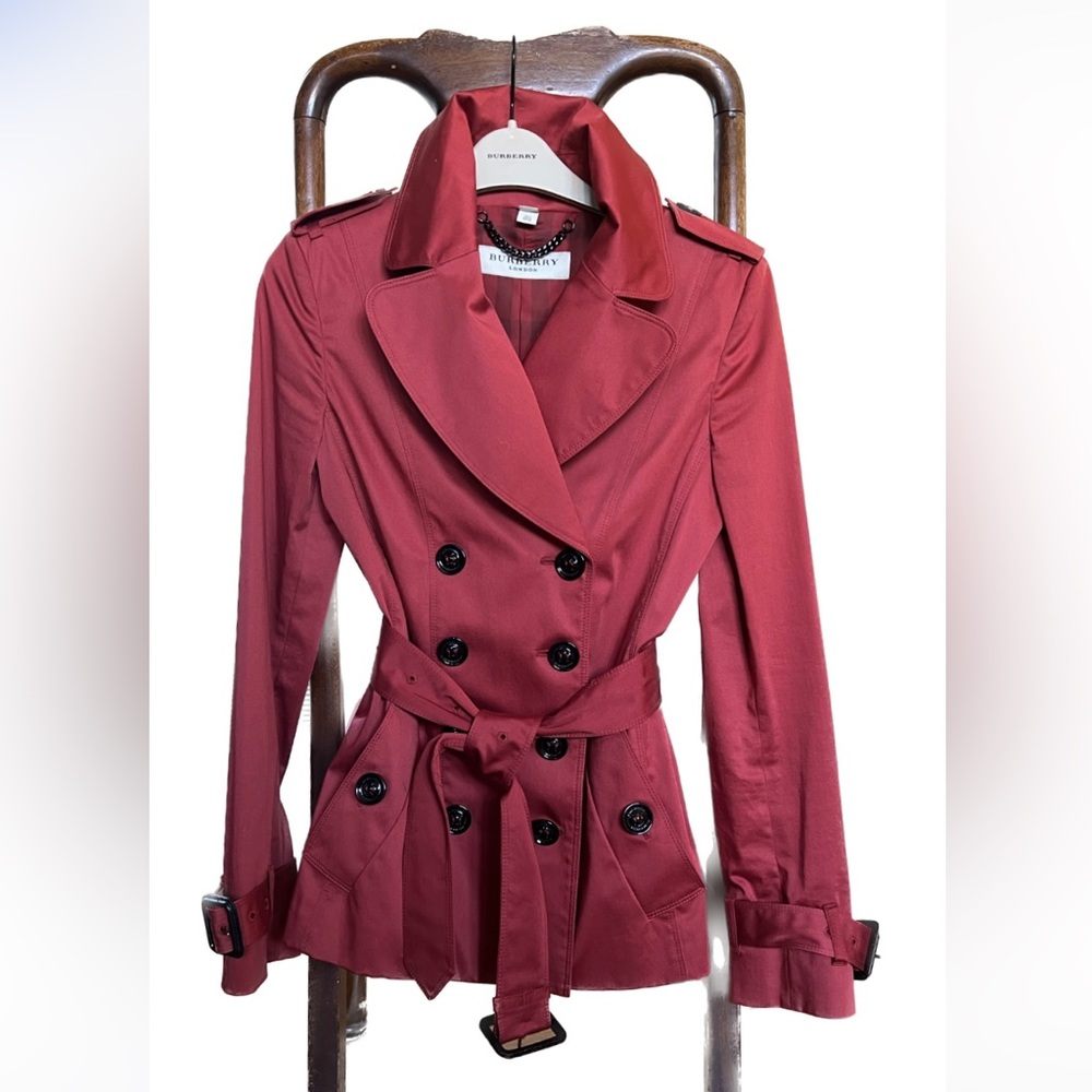 *LIKE NEW* Burberry Trench